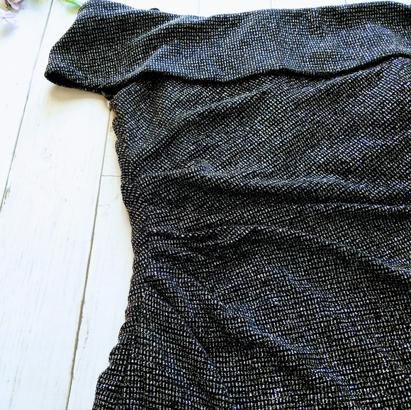 Xscape Evenings Women Metallic Sparkle Gown SIZE 4 Off The Shoulder Black - Picture 8 of 12